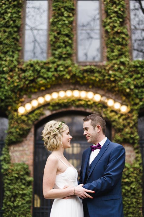 Short Bridal Hair, Short Hair Bride, Wedding Hairstyles And Makeup, Cozy Wedding, Seattle Wedding Photography, Wedding Updos, Flower Crown Hairstyle, Best Wedding Hairstyles, Washington Weddings