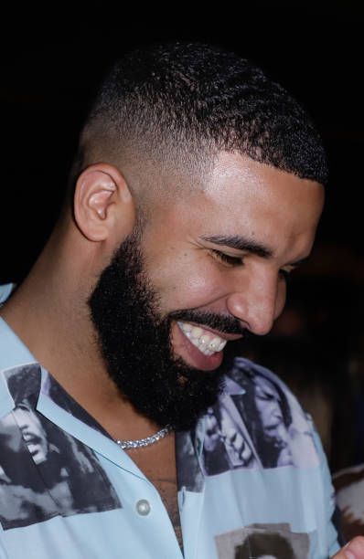 Drake Haircut, Drake Take Care Album, Drake Fashion, Champagne Papi, Drake Photos, Drizzy Drake, Rap Us, Drake Drizzy, Drake Graham