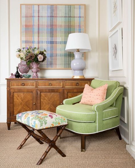 Printed Chairs Living Room, Green Upholstered Chair, Breakfast Room Green, Cool Home Ideas, Summer Pillows, Patterned Chair, Living Room Green, Green Chair, Indian Summer