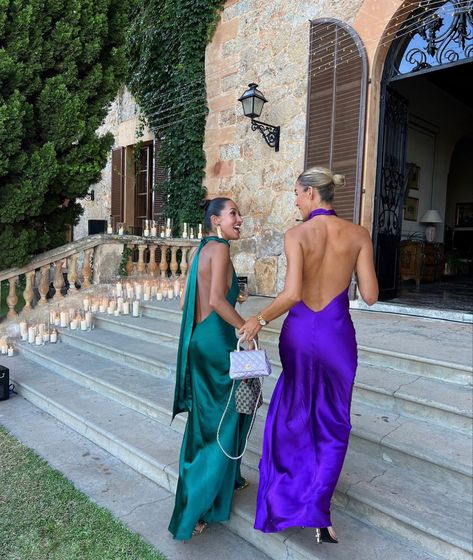 Purple Wedding Guest Outfit, Halter Neck Prom Dress, Prom Dress Purple, Wedding Guest Dress Trends, Spring Wedding Guest, Spring Wedding Guest Dress, Chique Outfits, Party Kleidung, Guest Attire