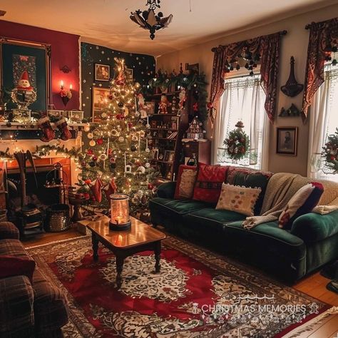 Maximalist Christmas Aesthetic, 2000s Christmas Aesthetic Decor, Christmas Decor Maximalist, 1990s Christmas Aesthetic, Christmas At Grandmas House, Cozy Christmas Aesthetic Living Room, Cosy Christmas Aesthetic, Victorian Christmas Aesthetic, 90s Christmas Aesthetic