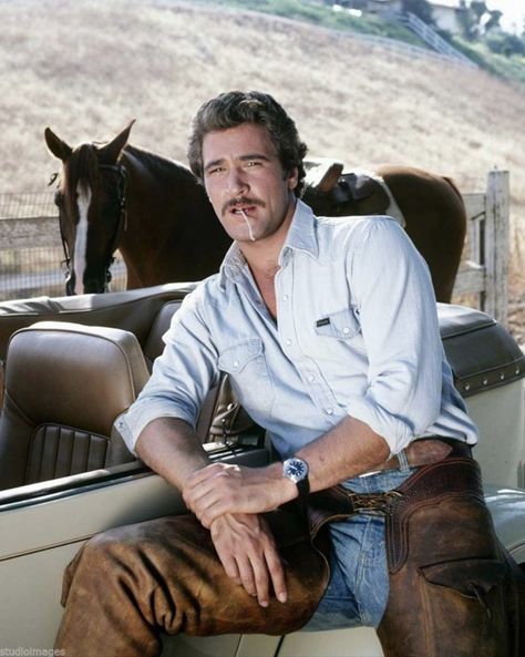 Matt Houston Tv Show, Lee Horsley Actor, Rock Hudson Photos, Lee Horsley, 80s Guys, Mens Smart Casual Outfits, Cowboy Pictures, Cop Show, Tv Westerns