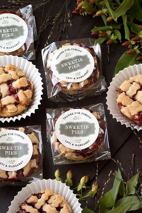 Pie Favors, Pie Wedding, Homemade Limoncello, Mini Torte, Baking Packaging, Dessert Packaging, Edible Wedding Favors, Homemade Pickles, Bakery Packaging