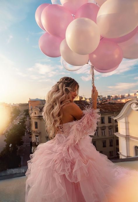 Tulle Fashion, Princess Photo Shoot, Pink Movies, Valentine Photo Shoot, Look Rose, Princess Photo, Creative Photoshoot Ideas, Barbie Wedding, Elegant Birthday