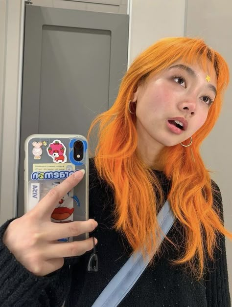 Pixel Orange, Orange Hair Dye, Unnatural Hair Color, Neon Hair, Hair Tattoos, Peinados Fáciles Para Cabello Corto, Curly Girl Hairstyles, Scene Hair, Dye My Hair