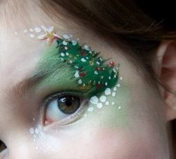 Árbol de Navidad. Simple Christmas Face Painting For Kids, Painting Christmas Trees, Eye Face Painting, Christmas Face Painting, Cheek Art, Makeup Christmas, Trees Beautiful, Tree Beautiful, Face Paints