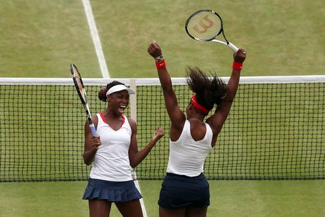 Olympian-Inspired Fashion for Champion Shoppers | Allure Doubles Tennis, Venus And Serena Williams, Women Athletes, Outta Compton, Female Tennis, Tennis Life, Tennis World, Venus Williams, Olympic Athletes