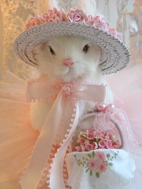 Maus Illustration, Somebunny Loves You, Bunny Lady, Easter Figurine, Easter Lily, Easter Bonnet, Easter Blessings, Easter Parade, Pink Easter