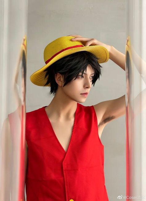 Cosplay Luffy, Luffy Cosplay, Anime Cosplay Makeup, One Piece Cosplay, Snk Cosplay, Kawaii Cosplay, One Peice Anime, Male Cosplay, Anime Guys Shirtless