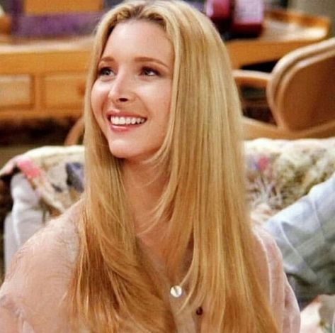 Phoebe Buffay | Lisa Kudrow | Friends Phoebe Friends, Lisa Kudrow Friends, Friends Phoebe, Lisa Kudrow, Ross Geller, Friends Season, Monica Geller, Friends Moments, Phoebe Buffay