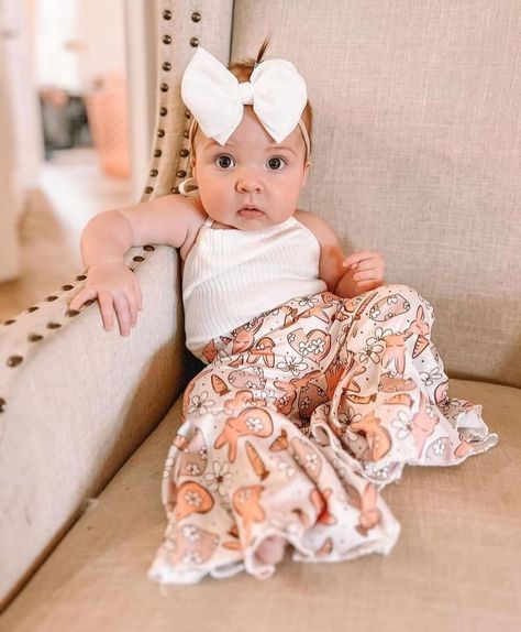 Easter Baby Girl Outfits, Halter Outfit, Casual Outfit Spring, Carrots Easter, Bell Bottoms Outfit, Baby Easter Outfit