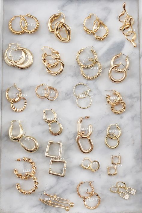 // e a r Modern Gold Jewelry, Accessories Style, Jewelry Accessories Ideas, Dope Jewelry, Classy Jewelry, Jewelry Essentials, Jewelry Lookbook, Gold Accessories, Girly Jewelry