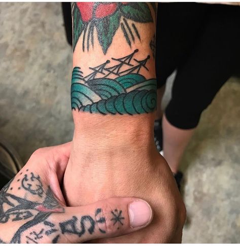 Traditional Nautical Tattoo, Shen Long Tattoo, Traditional Tattoo Drawings, Traditional Hand Tattoo, Cuff Tattoo, Traditional Tattoo Inspiration, Traditional Style Tattoo, Traditional Tattoo Sleeve, Nautical Tattoo