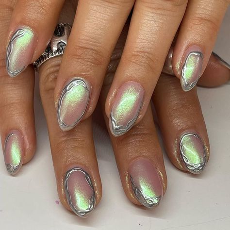 Chrome Nail Accent, Subversive Nail Art, Easy Chrome Nails, Unique Chrome Nails, Textured Chrome Nails, Chrome Blob Nails, Chrome Gel Nails Ideas, Chrome Detail Nails, Isolated Chrome Nails