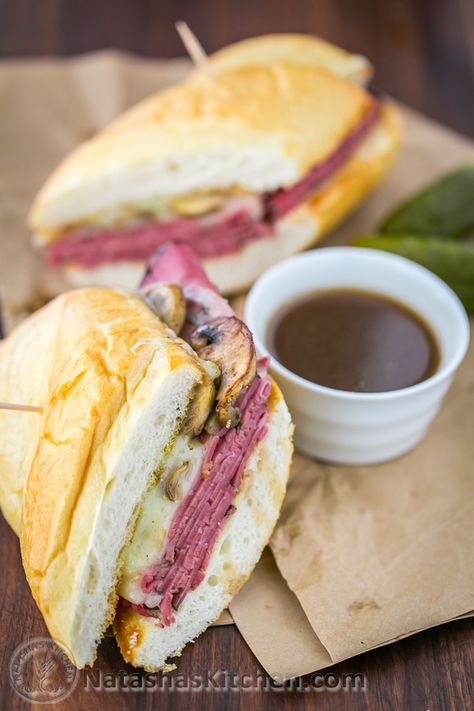 Easy and Delicious French Dip Pastrami Sandwich – A country club copycat recipe! @natashaskitchen Pastrami Dinner Ideas, Pastrami Recipe Ideas, Pastrami Dip, Pastrami Recipes, Menu Photoshoot, Pastrami Sandwich Recipe, Lunch Sandwich Recipes, French Dip Recipes, Pastrami Recipe