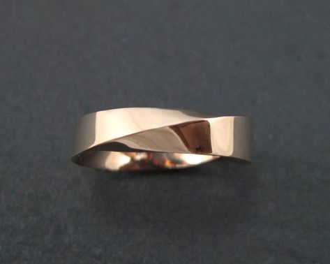 Mobius Wedding Ring Mens Gold Wedding Band 6mm Wide Mobius | Etsy Israel Mobius Strip Ring, Ring Mens Gold, Infinity Wedding Ring, Mobius Strip, Mobius Ring, Wedding Band Gold, Mens Ring Designs, Modern Wedding Band, Wide Wedding Bands