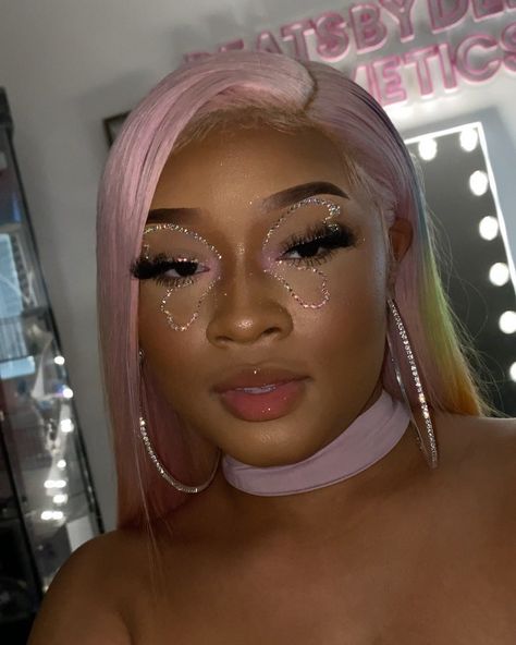 Pink Diamond Makeup Looks, Pink Makeup With Diamonds, Jeweled Makeup Looks, Pink Makeup Looks Rhinestones, Butterfly Makeup Ideas, Portals Tour Makeup, Rhinestone Makeup Looks Black Women, Purple Butterfly Makeup, Butterfly Inspired Makeup