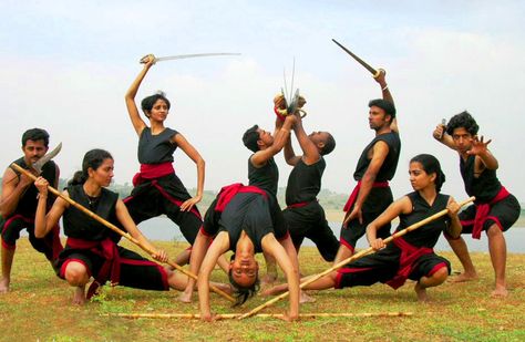 House Boat Kerala, Indian Martial Arts, Martial Arts Photography, Martial Arts Forms, Ayurvedic Spa, Kerala Travel, Indian Legends, India Facts, Kerala Tourism