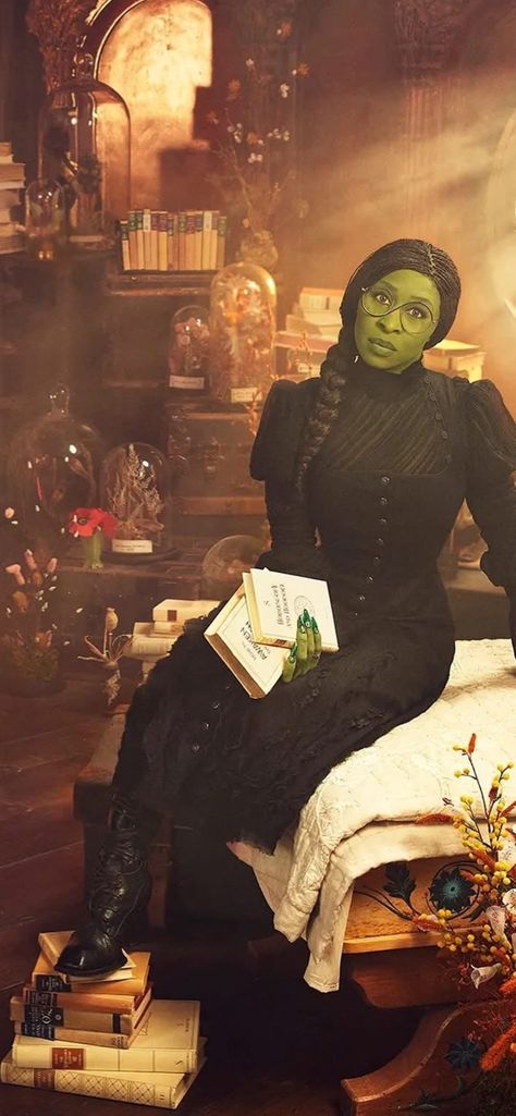 Wicked 2024 Elphaba, Wicked Elphaba Costume, Wicked Cynthia Erivo, Cynthia Erivo Elphaba, Wicked Movie Elphaba, Elphaba Wicked Movie, Elphaba Cynthia Erivo, Wicked Movie Costumes, Wicked Movie 2024