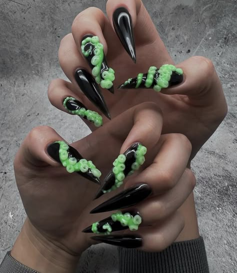 Nail Halloween, Swirl Nail Art, Horror Nails, Spooky Nails, Retro Nails, Hippie Nails, Grunge Nails, Nail Art Designs Diy, Crazy Nails