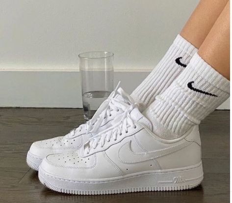 Aesthetic Sneakers For Women, Nike Fits Outfits, Nike Air Force 1 Aesthetic, Aesthetic Air Force 1, Womens White Sneakers, Nike Aesthetic, Tenis Air Force, Gergana Ivanova, Sneakers Aesthetic