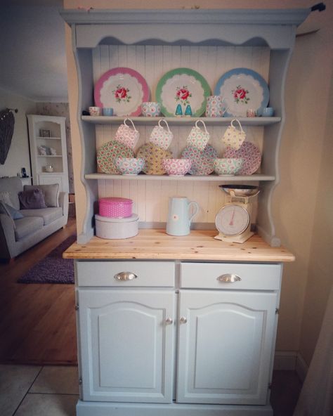 Grey Welsh dresser, cath kidston provence rose. Cath Kidston Kitchen, Cocina Shabby Chic, New Palace, Cozy Tea, Almond Acrylic, Dresser Ideas, Welsh Dresser, Homemade Home, Ramadan Activities