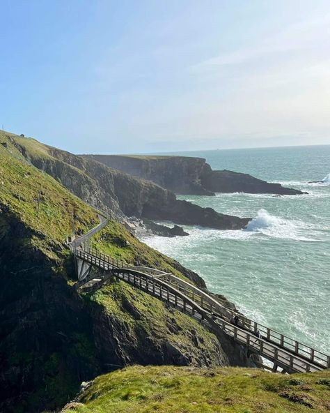 Mizen Head, County Cork Ireland City, County Cork, Emerald Isle, On The Horizon, Tropical Island, Tropical Islands, The Horizon, City Life, Places I Want To Go