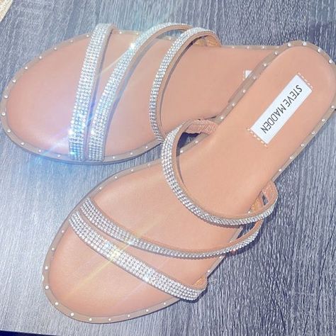 Steven Madden Sandals, Steve Madden Sandals Heels, Dream Wishlist, Ladies Sandals, Steve Madden Sandals, Steve Madden Heels, 2024 Trends, Beautiful Ladies, Flat Sneakers