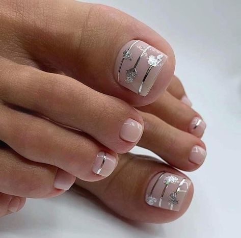 Milky White Pedicure, White Pedicure Designs, White Pedicure, Easy Toe Nail Designs, Simple Toe Nails, Pedicure Nail Designs, French Pedicure, Gel Toe Nails, Acrylic Toe Nails