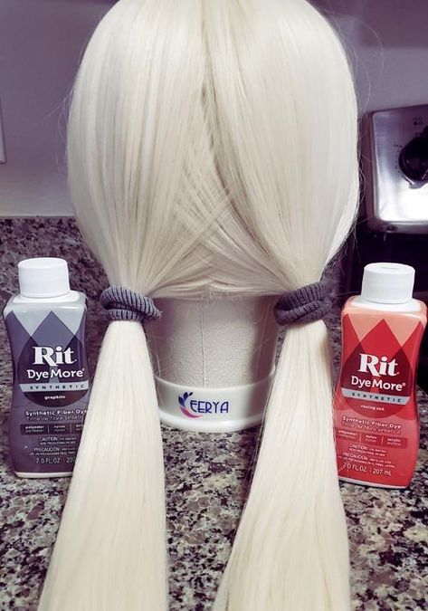 How to dye a synthetic wig : Harley Quinn pigtails — CosplayerJourney How To Dye Synthetic Wig, Dye Synthetic Wig, Rit Dye, Your Cosplay, Halloween Wigs, Colored Wigs, Cosplay Tips, Ombre Effect, Synthetic Wig