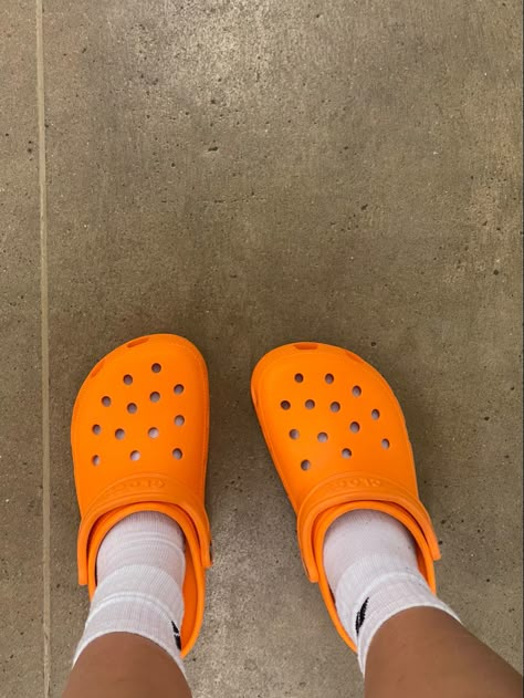 Croc Outfits, Orange Crocs, Crocs Aesthetic, Classic Crocs, Pretty Sneakers, Crocs Fashion, All Nike Shoes, Crocs Clogs, Crocs Classic Clogs