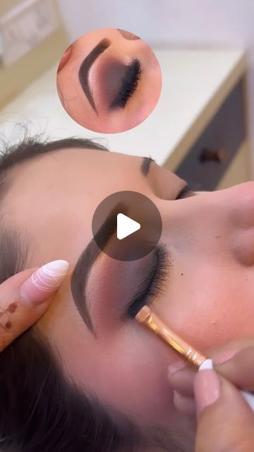 Smokey Eye Makeup Indian Skin, Evening Eye Makeup Tutorial, Smokey Eye Makeup For Green Eyes, Burnt Orange Eyeshadow Looks, Smoky Eyeshadow Tutorial, Burnt Orange Eyeshadow, Smokey Eye Glam, Smokey Eyeshadow Tutorial, Orange Eyeshadow Looks