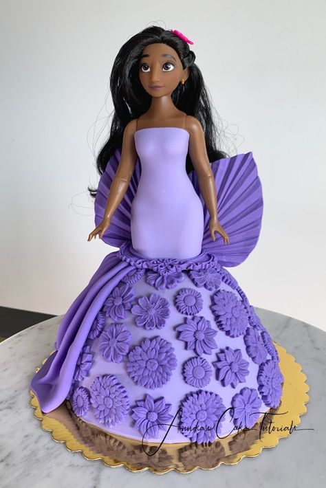 Isabella Doll Cake, Encanto Doll Cake, Isabella Encanto Cake, Isabella From Encanto, Encanto Cake, Twin Birthday Cakes, Encanto Party, Twins Cake, Birthday 5