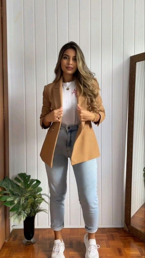 Outfit Casual Con Blazer, Semiformal Outfit Mujer, Adrette Outfits, Stile Blair Waldorf, Outfit Blazer, Thanksgiving Outfit Ideas, Casual Work Outfits Women, Fest Outfits, Thanksgiving Outfits