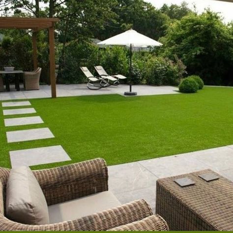 Artificial Grass Garden, Artificial Grass Backyard, Grass Garden, Grass Carpet, Back Garden Design, Grasses Landscaping, Modern Garden Design, Grasses Garden, Outdoor Gardens Design