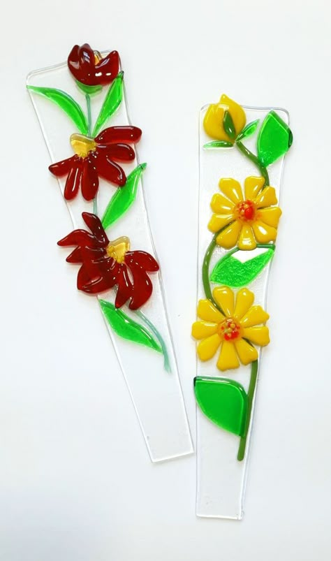 Fused Glass Garden Art, Fused Glass Plant Stakes, Fused Glass Garden Stakes, Fused Glass Sunset, Garden Sticks, Glass Garden Stakes, Fusion Studio, Fused Glass Flowers, Fused Glass Wall Art