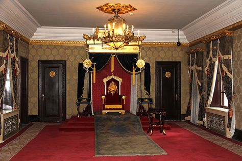 throne room - Google Search Japanese Castle Interior, Shinto Temple, Game Of Thrones Set, The Boy King, Sabbath School, Last Emperor, Changchun, Snow Mountains, Japanese Castle