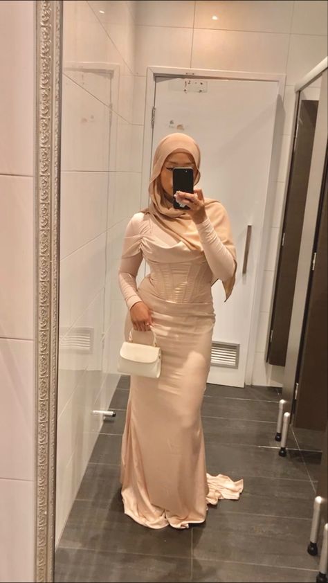 Dress For Hijab, Dresses Corset, Corset Gown, Sparkly Dress, Formal Evening Dresses, Corset Dress, Hijab Fashion, Evening Dresses, Wedding Dresses