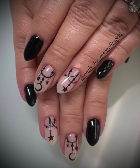 Short Astrology Nails, Black Nail Designs Moon And Stars, Celestial Nails Coffin, Moon Phase Nails Simple, Black Star And Moon Nails, Short Black Witchy Nails, Stars And Moon Nails Design, Sun And Moon Nails Acrylic, Celestial Nail Art Short