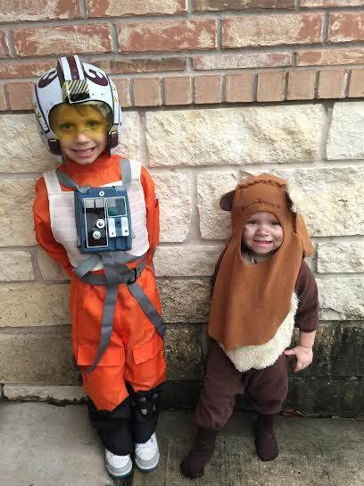 Family Star Wars Costume, Ewok Costume, Up Decorations, Star Wars Bed, Halloween Party Planning, Halloween Pjs, Halloween Craft Projects, Star Wars Halloween, Halloween Family