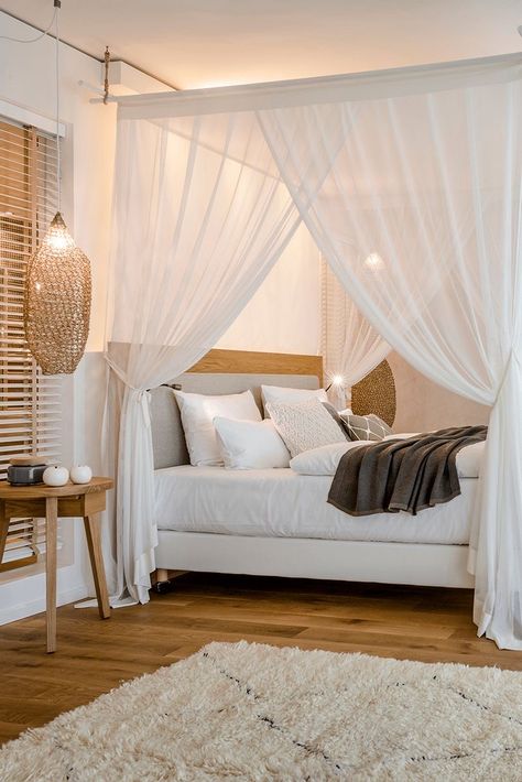 Room Ideas Curtains Bed, Bed With Curtains Around It Wood, Bed Ideas With Curtains, Bedroom Suite Ideas, Bed With Curtain, Baldachin Bed, Bed With Curtains, Curtain Bed, Canopy Bed Curtains