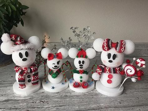 EPBOT: 10 Easy Christmas Crafts Inspiring Me This Week Disney Christmas Diy, Disney Christmas Crafts, Disney Diy Crafts, Disney Christmas Decorations, Disney Christmas Tree, Mouse Crafts, Minnie Christmas, Disney Ornaments, Mickey Christmas