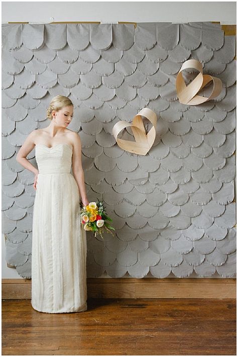 Pretty Scalloped Paper Prom Backdrops, Scandinavian Wedding, Diy Wedding Backdrop, Diy Backdrop, Photo Booth Backdrop, Diy Wedding Decorations, Cheap Wedding Dress, Photography Backdrops, Photo Backdrop