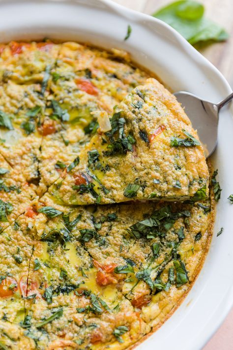 Healthy Vegetable Frittata Recipe (Dairy Free) - Fresh Water Peaches Healthy Frittata Recipes, Frittata Recipes Baked, Frittata Recipes Healthy, Fritata Recipe, Vegetable Frittata Recipes, Healthy Frittata, Baked Frittata, Mushroom Broccoli, Whole30 Breakfast