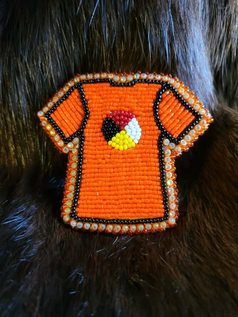 Orange Shirt Beading Pattern, Beaded Orange Shirt Pin, Indigenous Beading Ideas, Beaded Poppy Pattern, Every Child Matters Beadwork, Beaded Poppy, Bead Work Patterns, Native Clothes, Indigenous Beaded Earrings