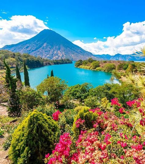 Lago Atitlán, Guatemala | Pictures | Vacation | Vacances | Ideas | Travel photography - Travel destinations - Travel ideas #lake #guatemala #Atitlan #love #traveltips Pacaya, Guatemala Travel, Lake Atitlan, Guatemala City, Central America Travel, Ancient Mayan, Tikal, Mayan Ruins, Montego Bay