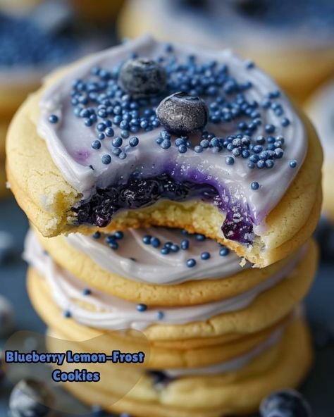 Frost Cookies, Blueberry Cookies Recipes, Cheesecake Cupcakes Recipe, Cookie Frosting Recipe, Sweet Sushi, Salted Caramel Cupcakes, Grinch Decorations, Blueberry Cookies, Lemon Frosting