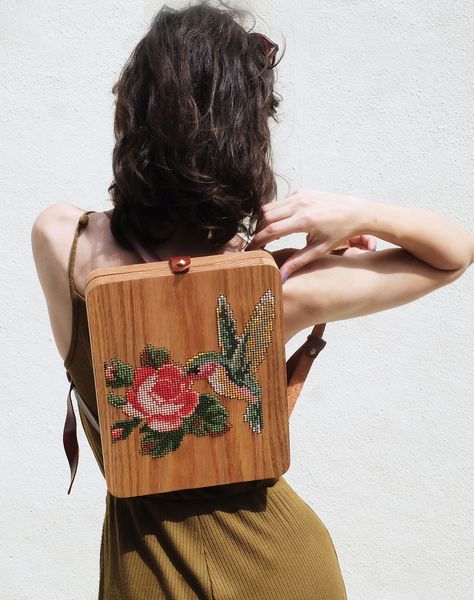 Wearable Wooden Bags That I Cross-Stitch With Nature Patterns | Bored Panda Wooden Purse, Wooden Bag, Handmade Handbags, Patterns In Nature, Wooden Box, Oak Wood, Handbag Accessories, Rustic Decor, Work Space