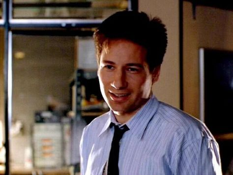 Mulder | "Darkness Falls" | The X Files Looking For A Boyfriend, Science Fiction Tv Series, Hank Moody, Young Fox, David And Gillian, Chris Carter, Mulder Scully, Darkness Falls, Fox Mulder