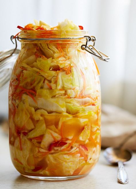 20-Minute Pickled Cabbage Recipe | ifoodblogger.com Pickled Cabbage Recipe, Recipe For Cabbage, Pickled Vegetables Recipe, Pickled Cabbage, Cabbage Recipe, Turkey Breast Recipe, Fermentation Recipes, Pickled Veggies, Cabbage Slaw